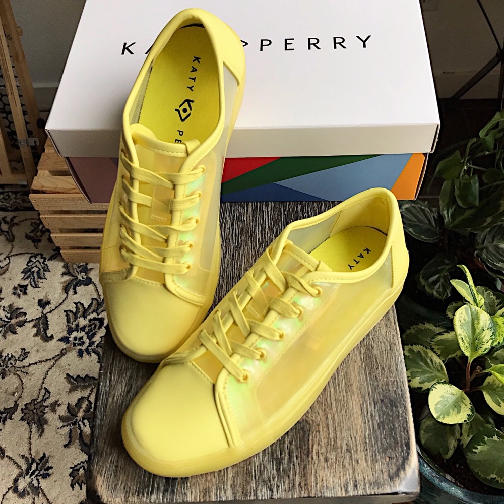 1 pair left! 6.5 Katy Perry Iridescent sneakers - Picture 4 of 14